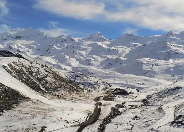 Temple Of The Sun - In, Out דירה *